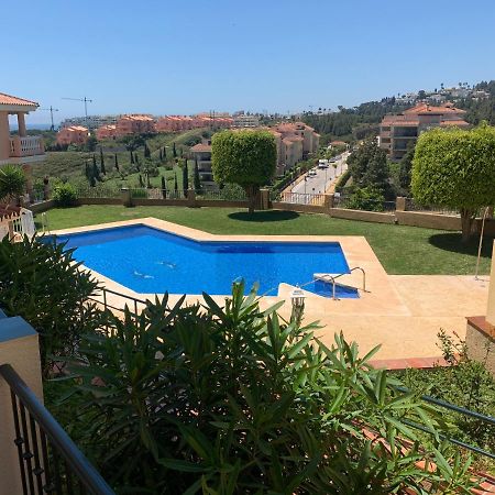 Apartamento con jardín y piscina en el faro de calaburras La Cala De Mijas Exterior foto